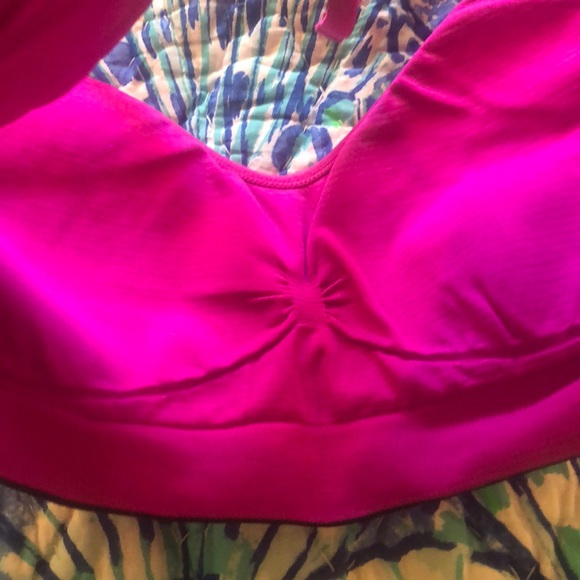 LAST CALL Hot pink racer back sports bra with padding - Picture 3 of 5